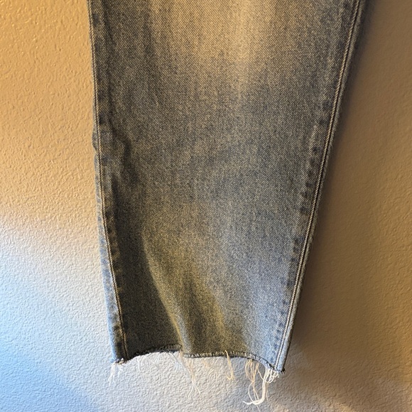 Express Distressed Light Blue Cropped Jeans - Picture 4 of 9